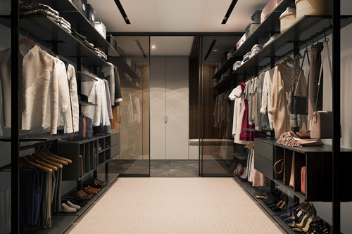 Idealne szafy w garderobie inspirowanej walk-in closet